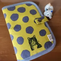 ハンドメイド　猫柄　お薬手帳　通帳ケース、マルチケース