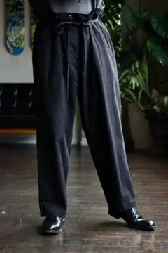 【blurhms】Selvage Twill Button Tuck Pants