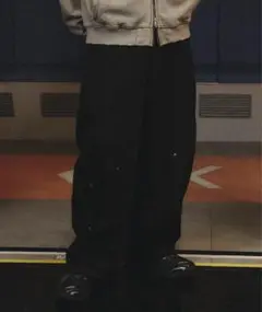 TRAVEL Wheat Twill Rivet Balloon Pants