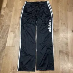 adidas ブラック ジャージパンツ