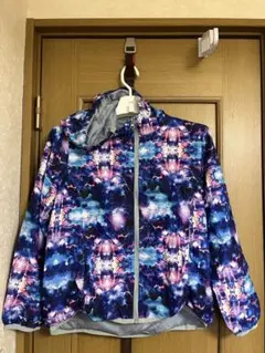 ギャラクシー柄の軽量ジャケット