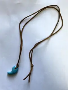 ターコイズ 人工石 勾玉 約径31×17mm ネックレス