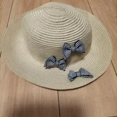 ベージュ 麦わら帽子 ストライプリボン付き
