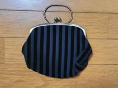 黒とグレーのストライプがま口バッグ