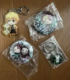 鬼滅の刃 アクリルキーホルダー バッジセット