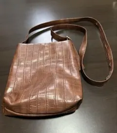 w closet ブラウン クロコダイル型押し サコッシュ