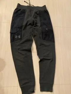 アンダーアーマーのパンツ