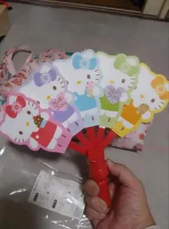 サンリオ　ハローキティ　プッシュ扇子
