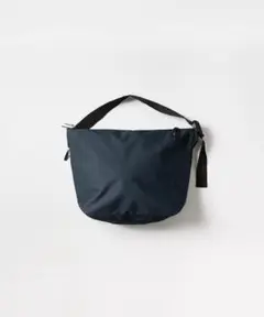 NYLON MESSENGER BAG ネイビー 美品 meltum