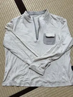 【レディース】薄いベージュ 長袖 ジッパートップス ポケット