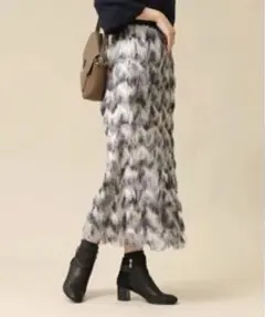 完売レアMARGAUXのタイトフリンジクロップド丈スカート