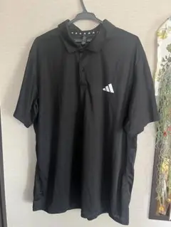 adidas 黒 ポロシャツ ロゴ入り