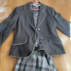 CROWN BABY グレー パイピング付き ブレザー上下