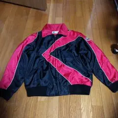 ナイロン風黒赤ジャケット