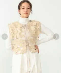 CAROLINA GLASER / フラワーレース ベスト
