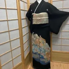 ［2868］黒留袖 松花駒刺繍 五つ紋 三本杉 正絹 着物 袷