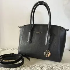 FURLA テッサ 黒バンドバック ショルダーバック