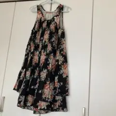 花柄ワンピース