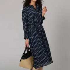 美品　UNTITLED アンタイトル レトロジオプリントワンピース　ネイビー