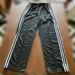 adidas 黒 ストライプ ジャージパンツ