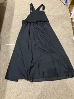 サロペットワンピース