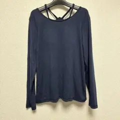 souberry ネイビー　長袖Tシャツ バックストラップデザイン　カップつき