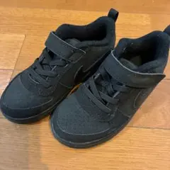 【新品未使用】NIKE スニーカー　黒　15cm