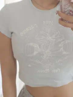 Bershka クロップドTシャツ　ライトブルー