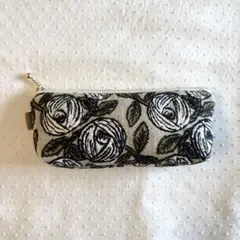 ミナペルホネン　rosy のペンポーチ