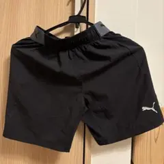 PUMA 黒 ハーフパンツ　150