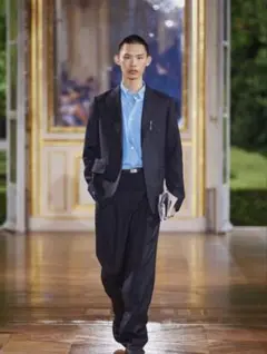 AURALEE25SS BLUEFACEDWOOL TWO-TUCKSLACKS
