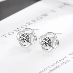【新品】四つ葉クローバー☆レディースピアス