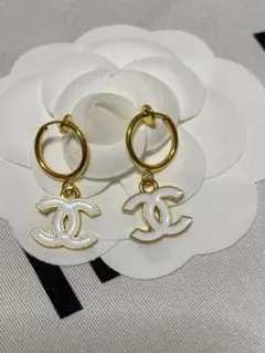 CHANEL ヴィンテージ チャームボタン イヤリング