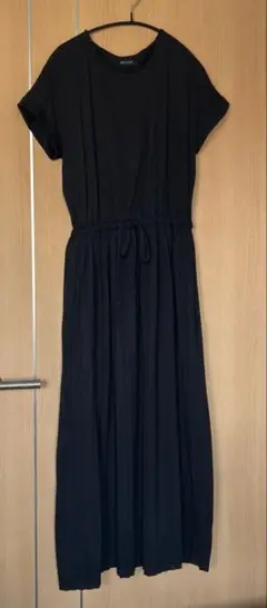 黒のカットソー　ロングワンピース 半袖