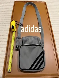 adidasショルダーバッグ
