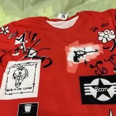 グラフィックTシャツ 赤〜新品未使用品〜男女兼用〜サイズM〜Ｌ
