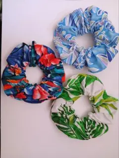 ブルーシュシュ　花柄　リーフ　ハワイアンシュシュ　ヘアゴム　ハンドメイド