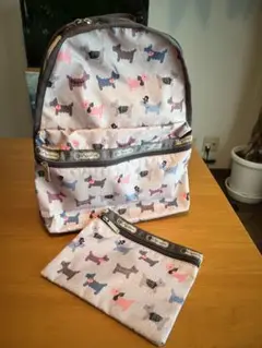 LESPORTSAC 犬柄リュックとポーチ