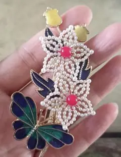 花と蝶のイヤーカフ