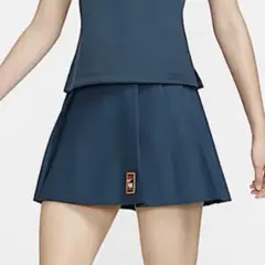 Nike ネイビー　プリーツスカート　新品