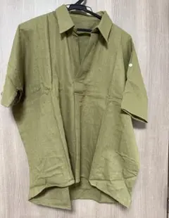 オリーブ色 半袖シャツ Mサイズ　新品タグ付き　在庫処分