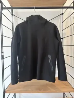 DESCENTE デサントオルテライン　ブラック フード付きパーカー