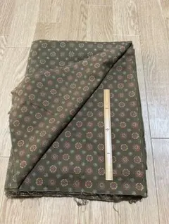 45昭和レトロ　オリーブグリーン花柄 生地 110×270cm 未使用品