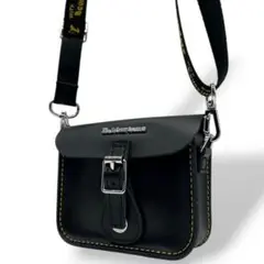 未使用級　ドクターマーチン　ショルダーバッグ　黒　ロゴ　フラップ　レザー　N