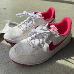 NIKE スニーカー