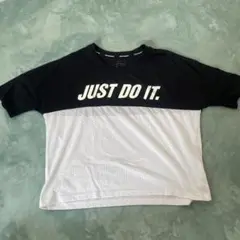 NIKE オーバーサイズ　トップス