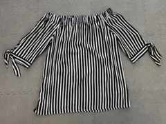 H&M ストライプ柄オフショルダーシャツ