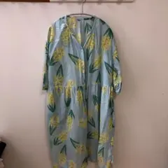 Lova 花柄水色ワンピース 7分袖