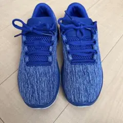 UNDER ARMOUR スニーカー