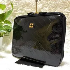 【美品】ゲラルディーニ　クラッチバッグ　エナメルブラック　ゴールド金具